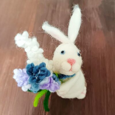 Пролетна украса вълнено зайче