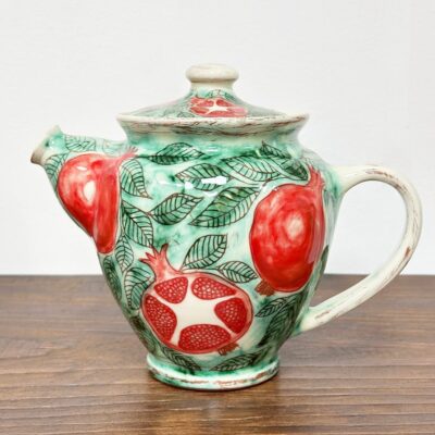 Керамичен чайник "Нарове"