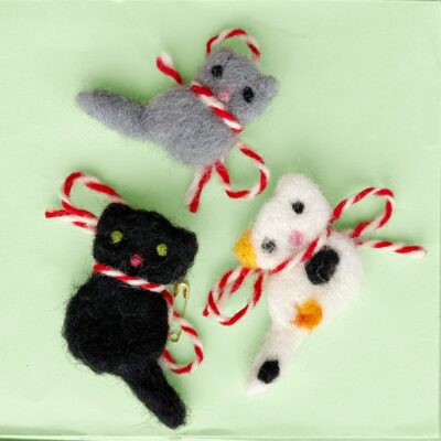 Мартеница "Коте" - брошка